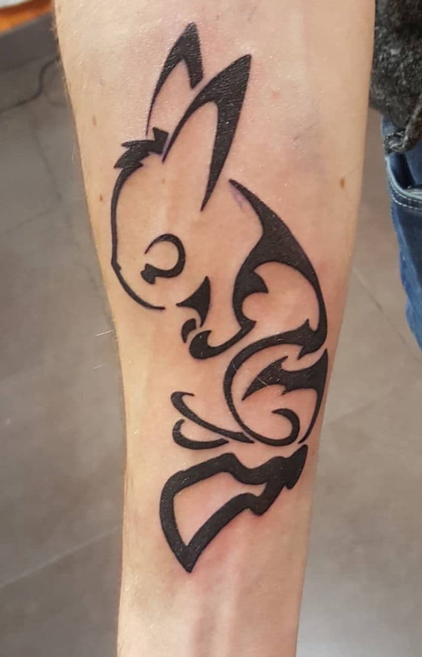 Tatuaje de un ojo en la mano